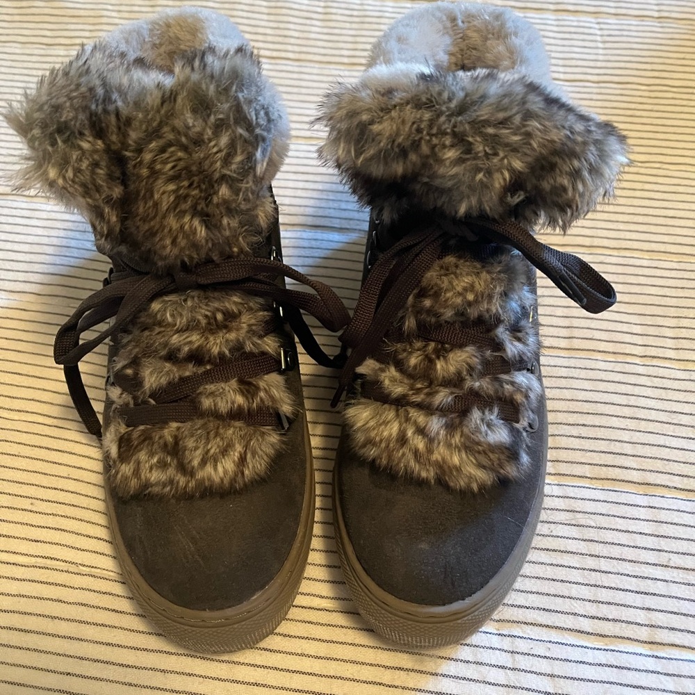Cougar Charcoal and Taupe Winter Boots
